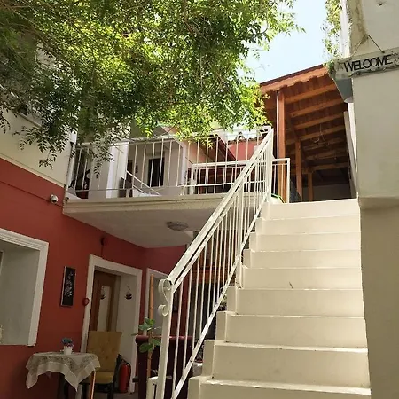 Lavinya Pansiyon Kuşadası