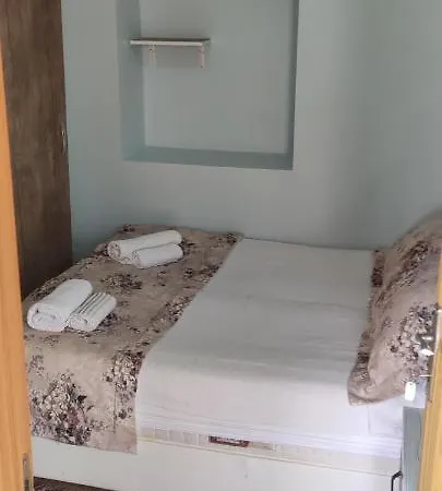 Lavinya Pansiyon Kuşadası