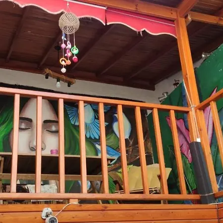 Lavinya Pansiyon Kuşadası
